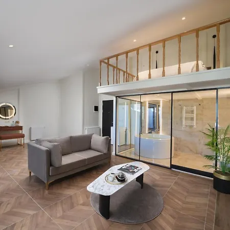 Gatto Suites&residence 3*